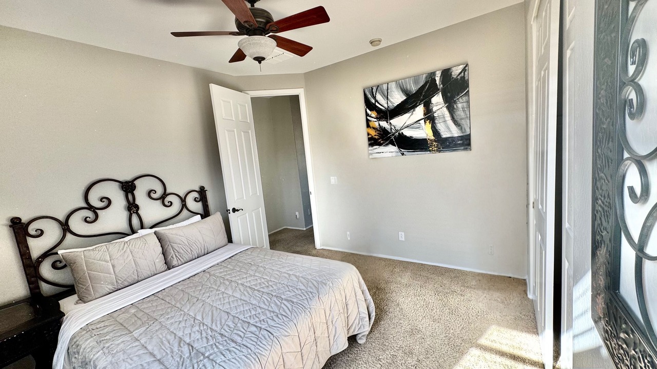 Photo of Bedroom in Sunset Farms