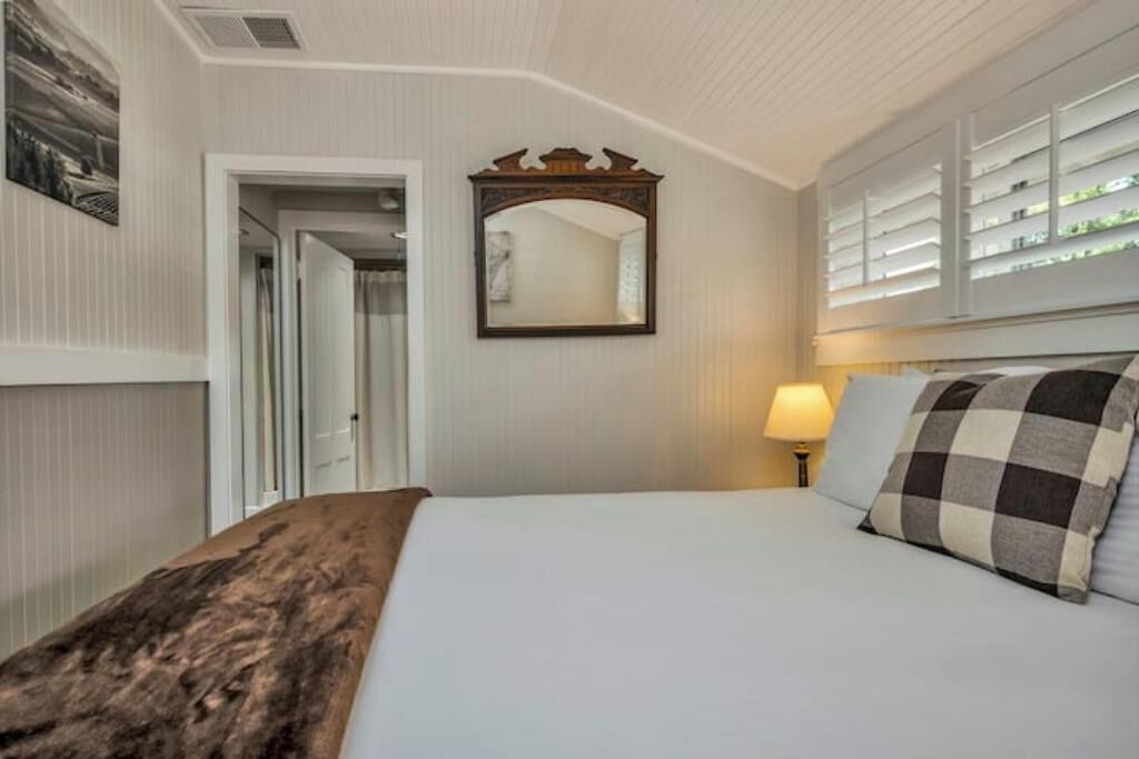 Photo of Bedroom in Calistoga