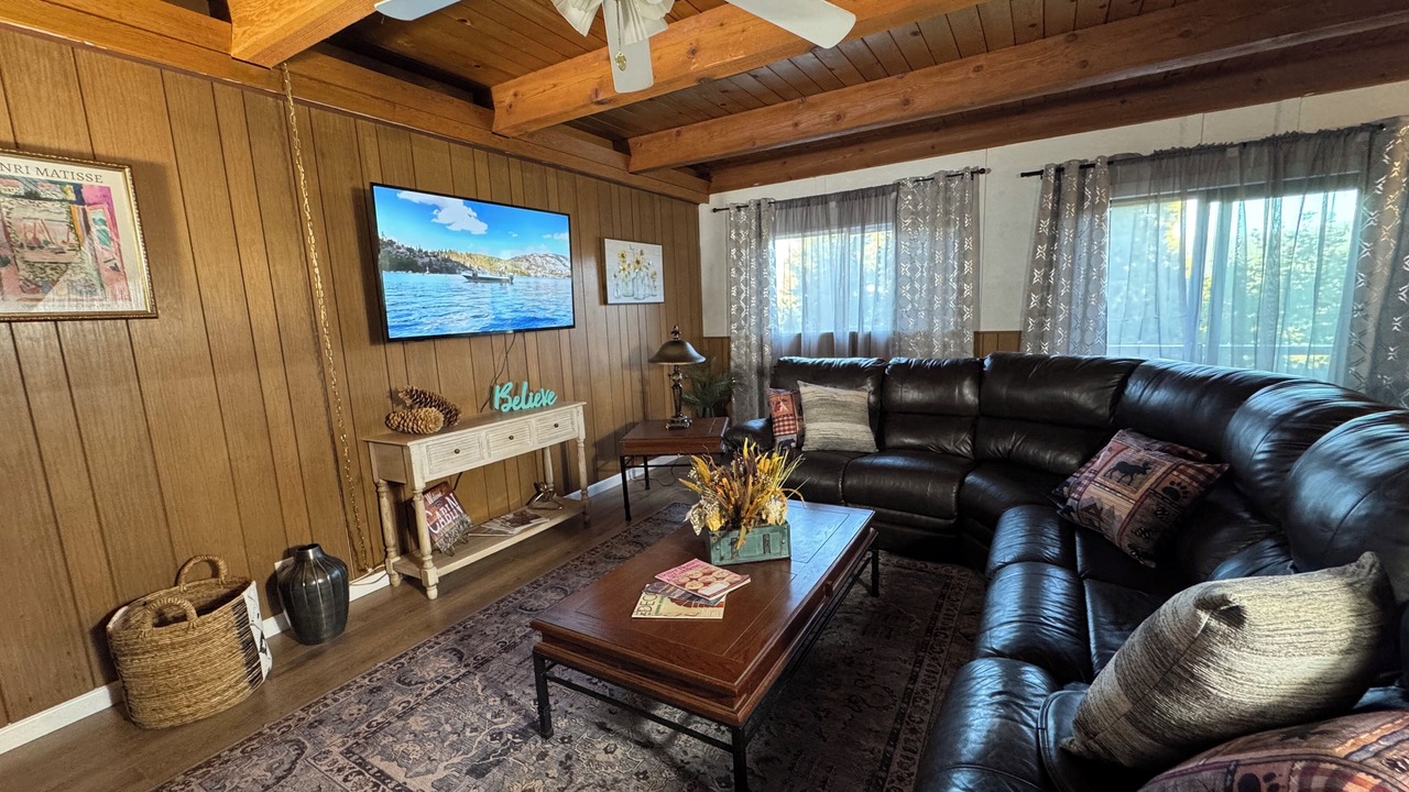 Photo of Livingroom in Cold Springs