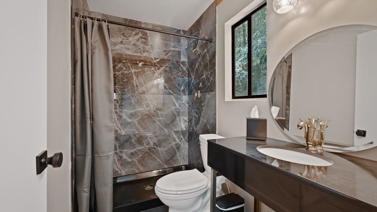 Photo of Bathroom in Cobb