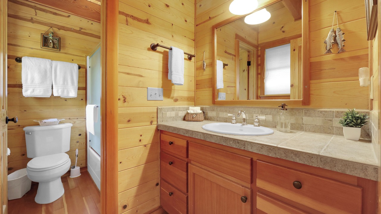 Photo of Bathroom in McKenzie Bridge