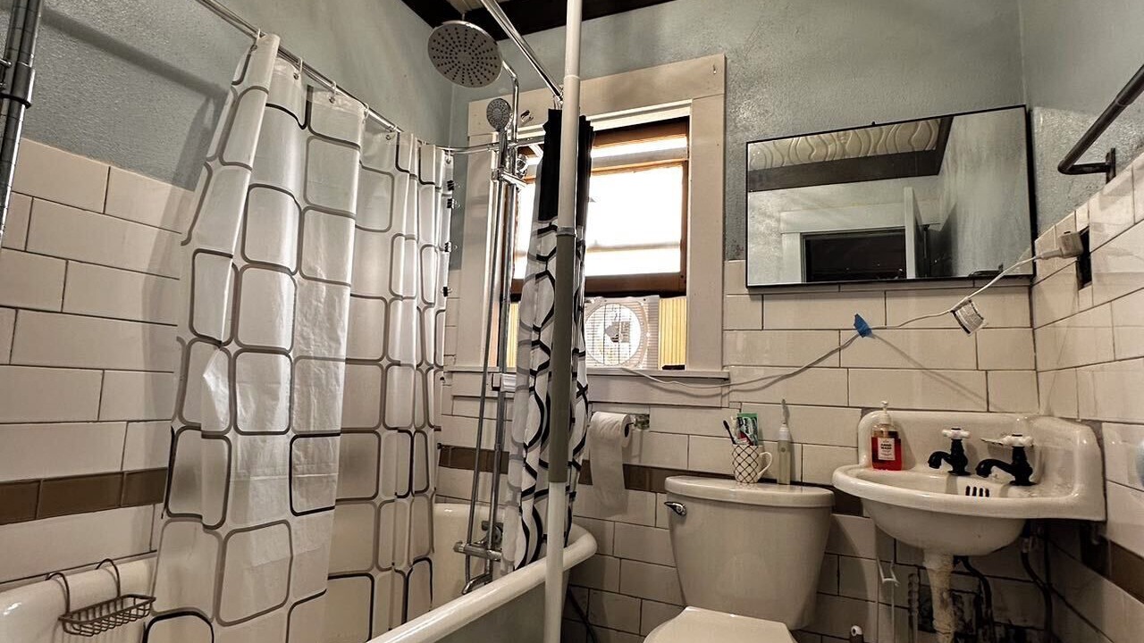 Photo of Bathroom in Walnut Grove