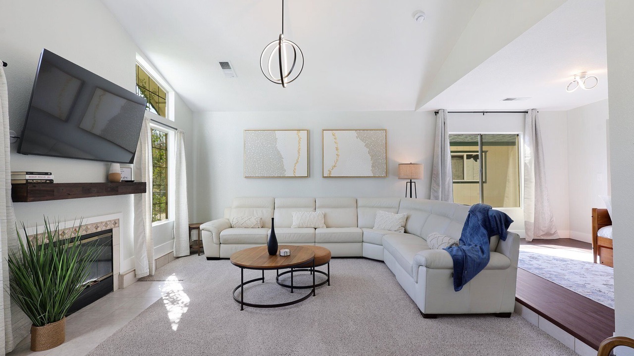 Photo of Livingroom in Redding Highlands