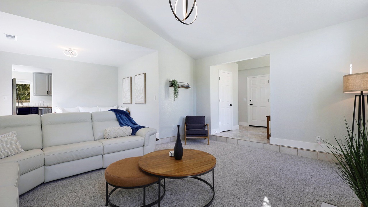 Photo of Livingroom in Redding Highlands