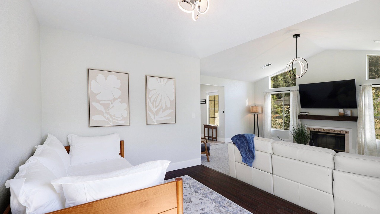 Photo of Livingroom in Redding Highlands