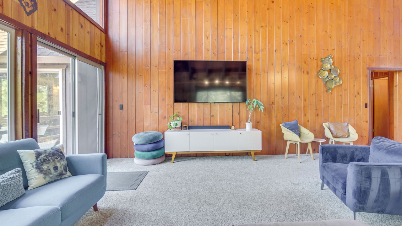 Photo of Livingroom in Blue Jay