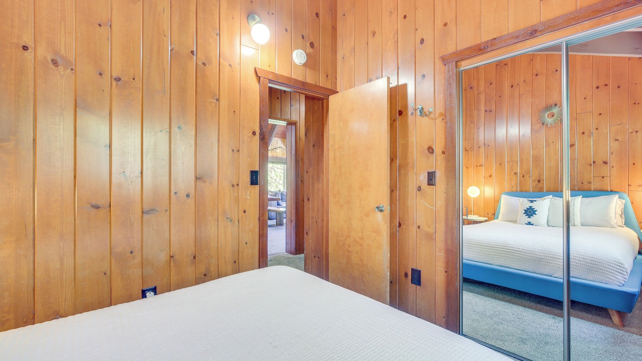 Photo of Bedroom in Blue Jay