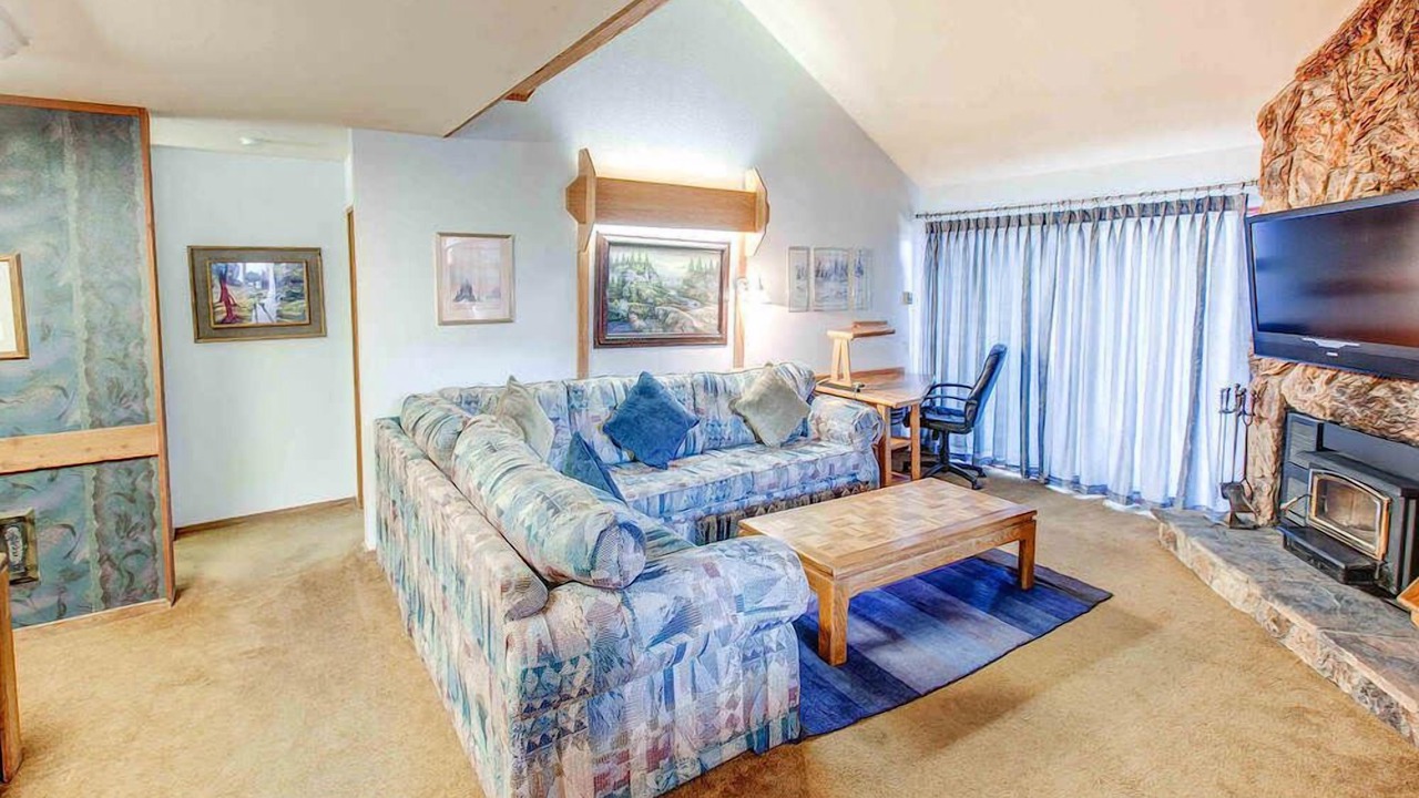 Photo of Livingroom in Mammoth Lakes