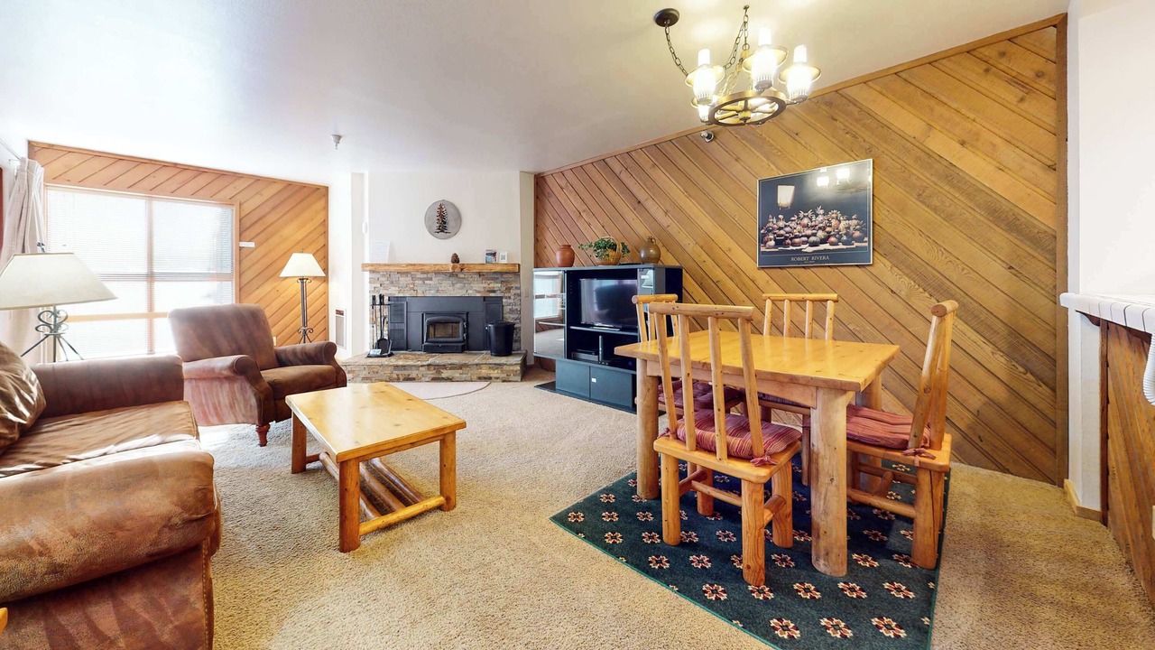 Photo of Bedroom in Mammoth Lakes