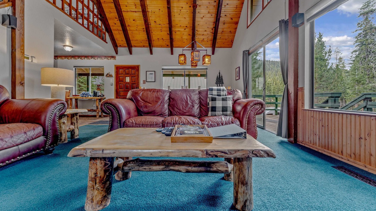 Photo of Livingroom in Kingswood Estates