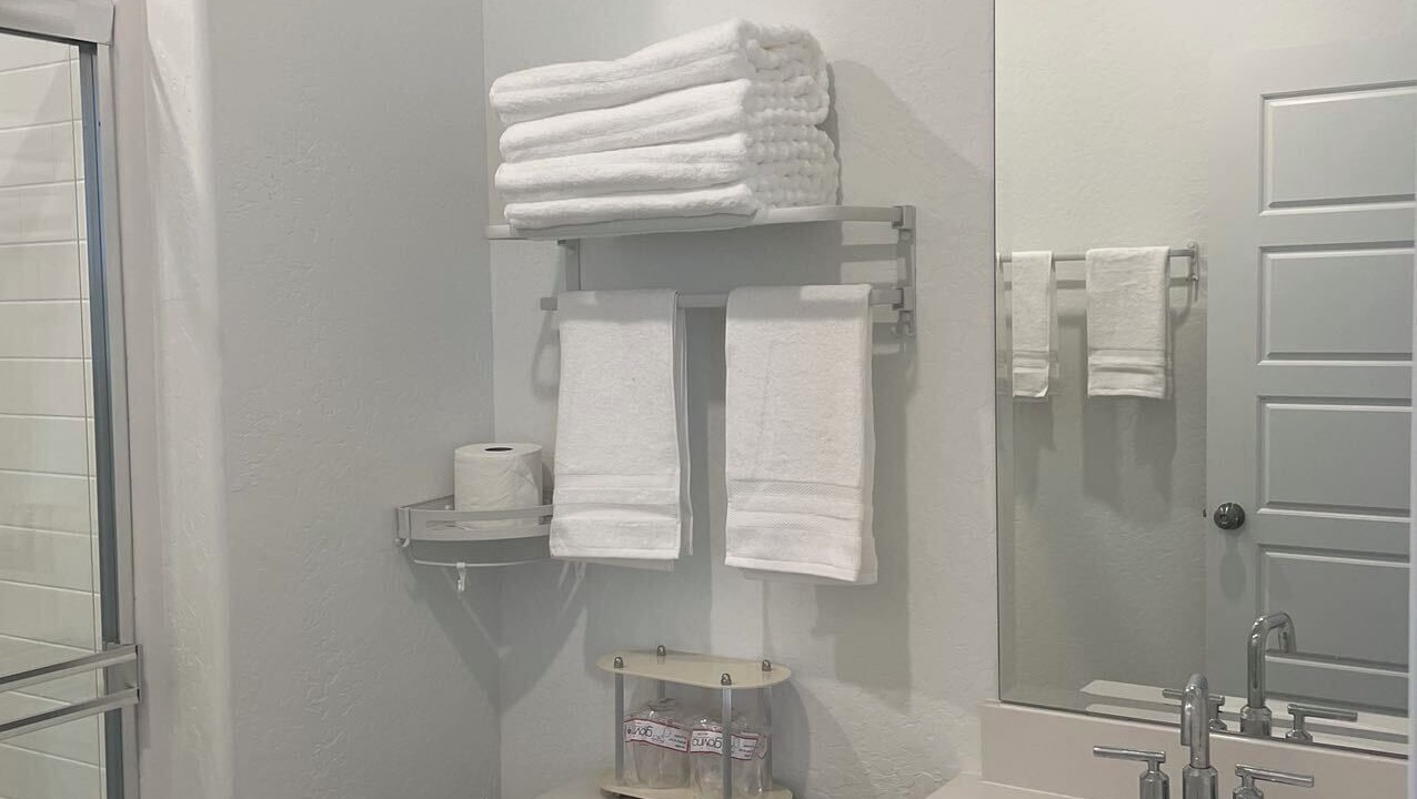 Photo of Bathroom in Raisin