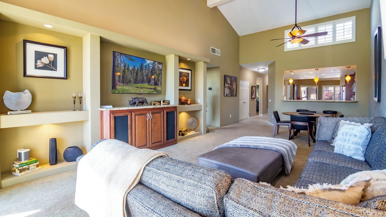 Photo of Livingroom in Palm Desert