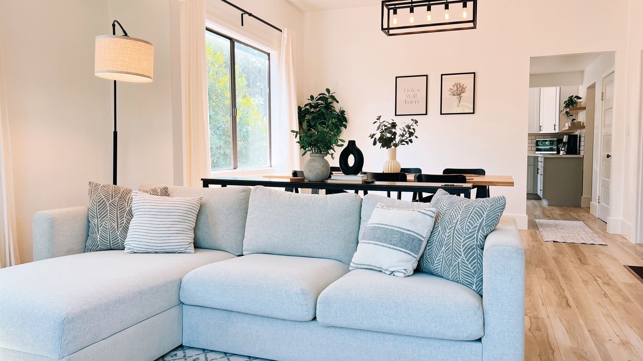 Photo of Livingroom in Oak Grove