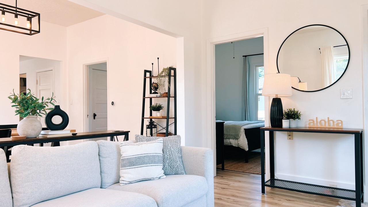 Photo of Livingroom in Oak Grove