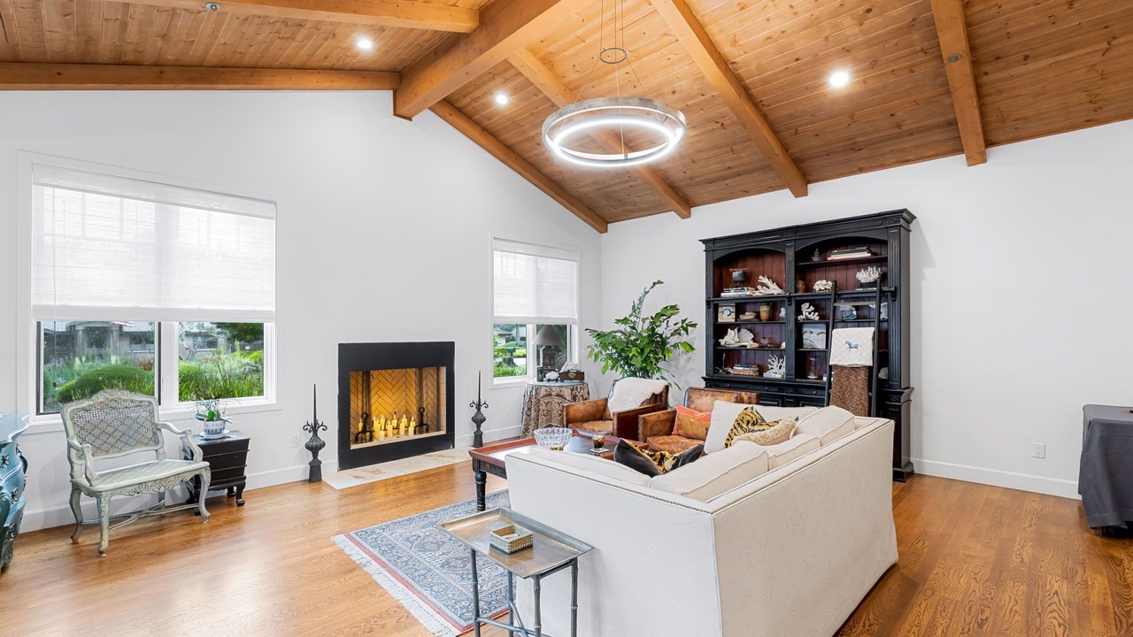 Photo of Livingroom in Del Monte Forest