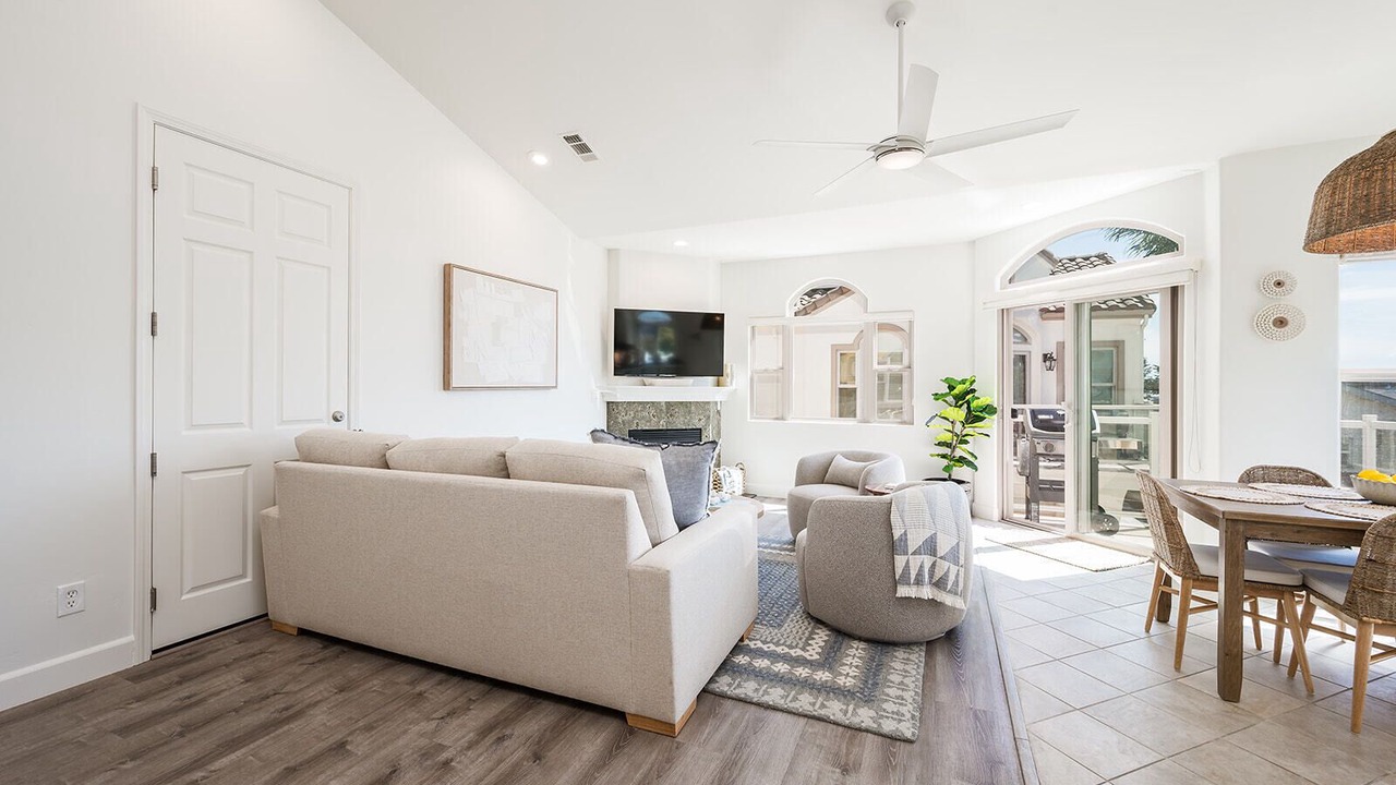 Photo of Livingroom in Downtown