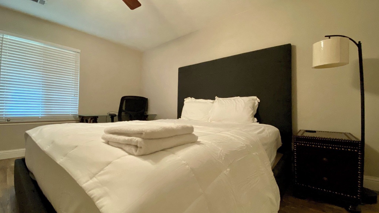 Photo of Bedroom in Raisin