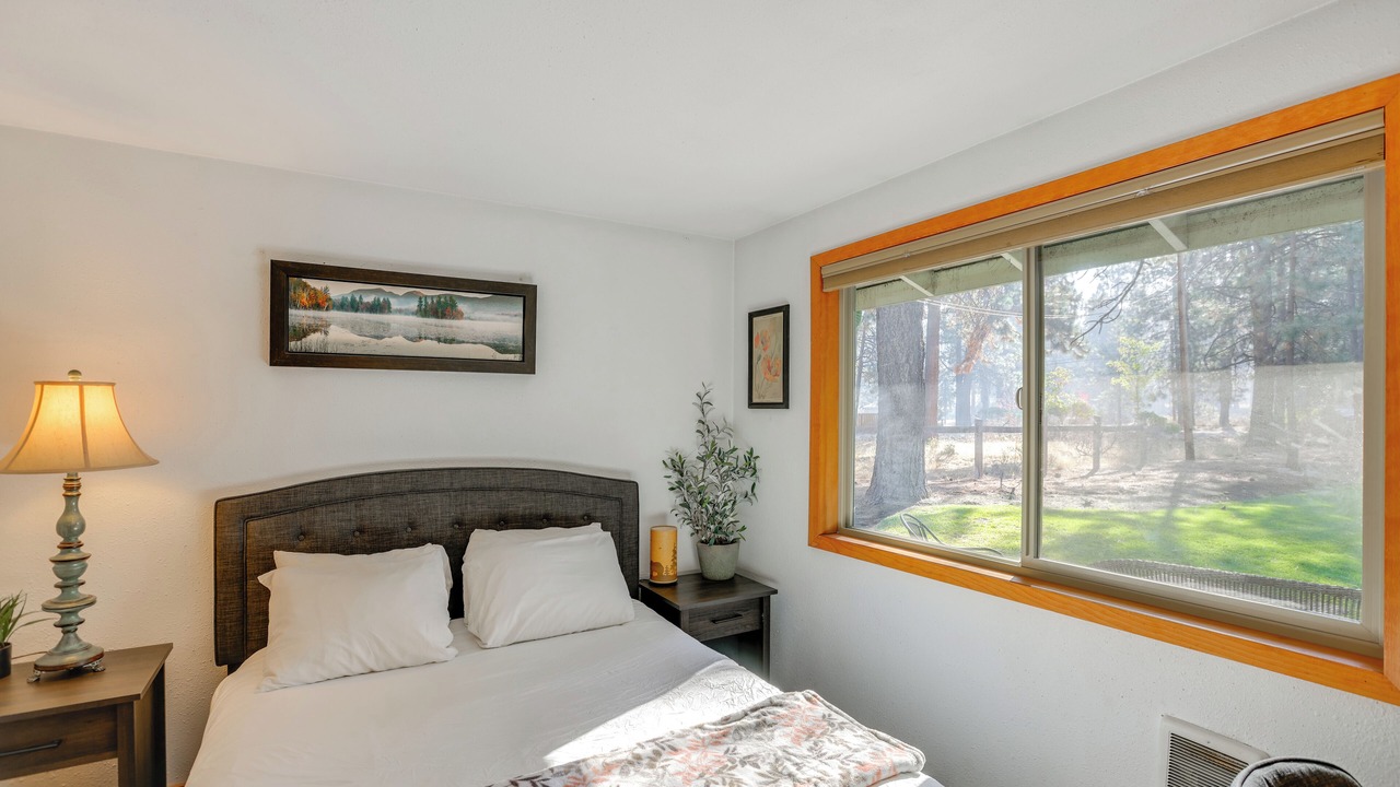 Photo of Bedroom in Deschutes River Woods