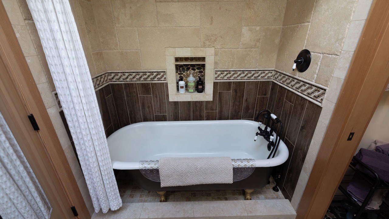 Photo of Bathroom in College Hill