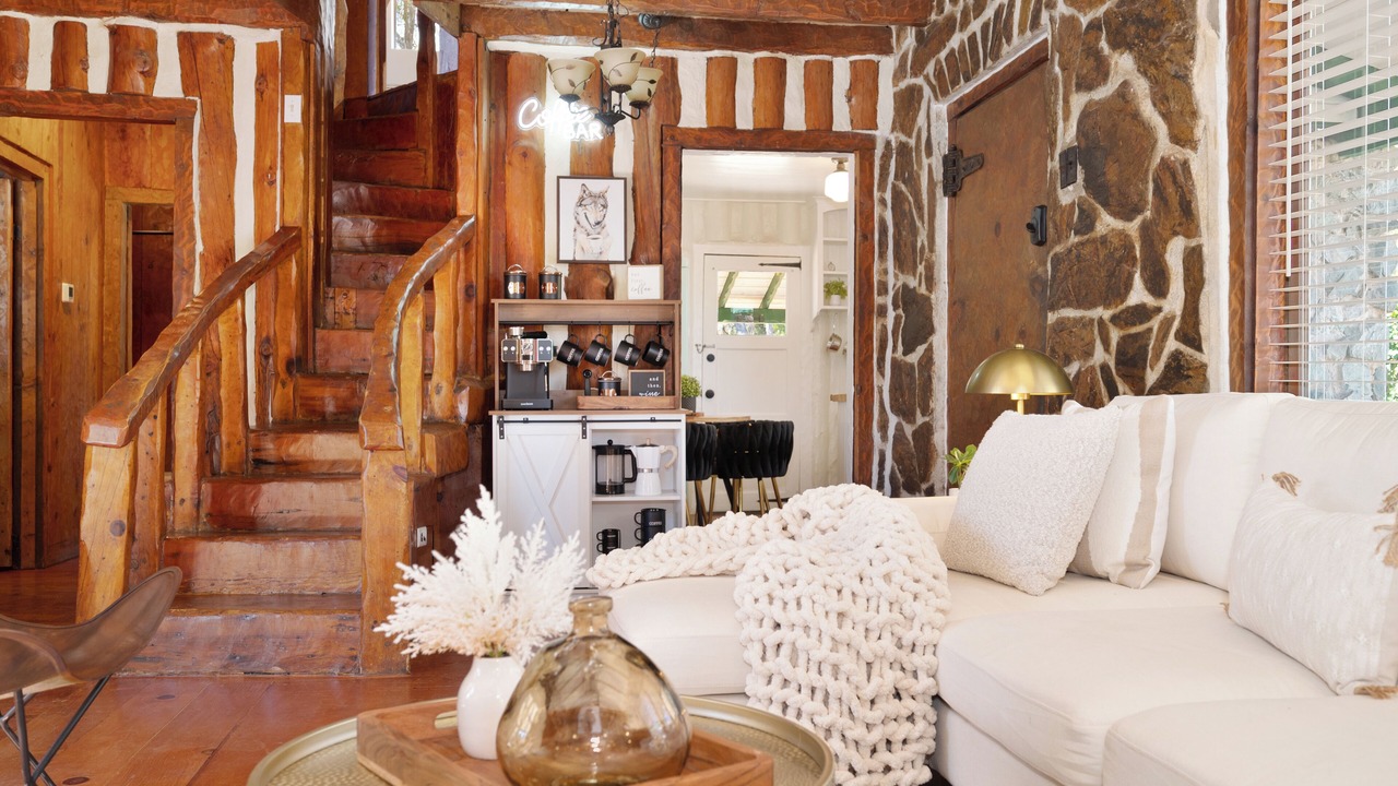 Photo of Livingroom in North Auburn