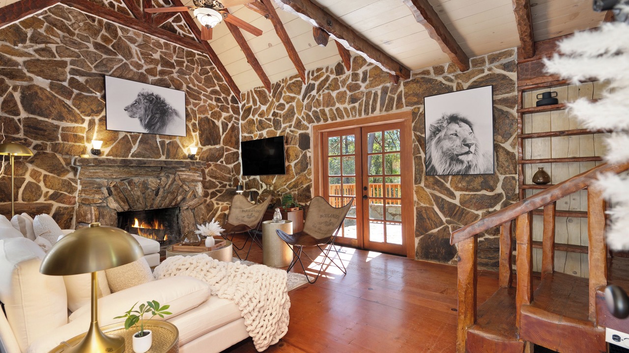 Photo of Livingroom in North Auburn