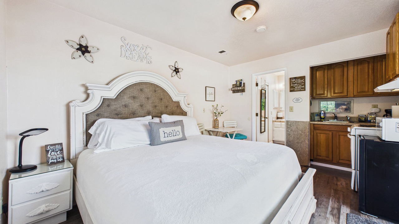 Photo of Bedroom in Humboldt Hill