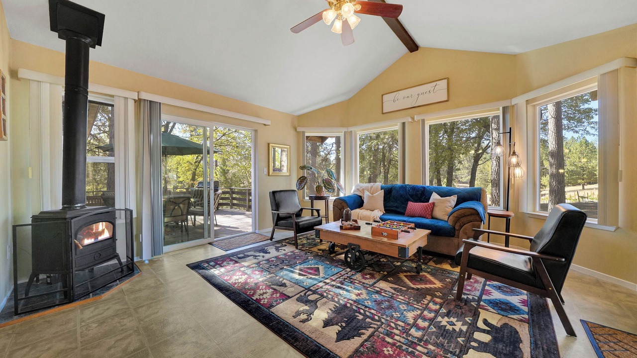 Photo of Livingroom in West Point