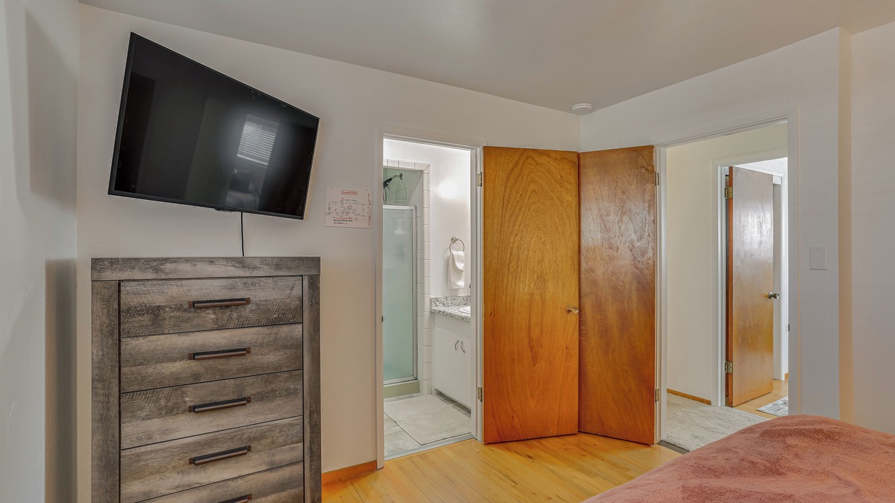 Photo of Bedroom in Burney