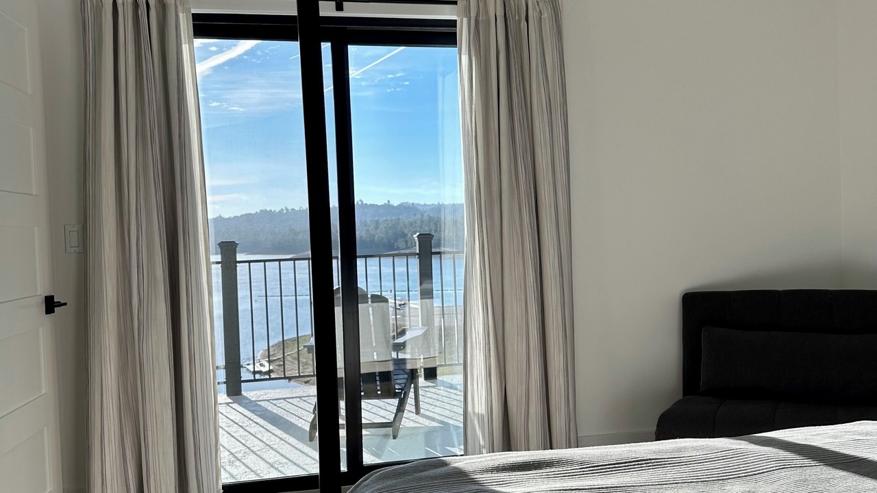 Photo of Bedroom in Oak Shores