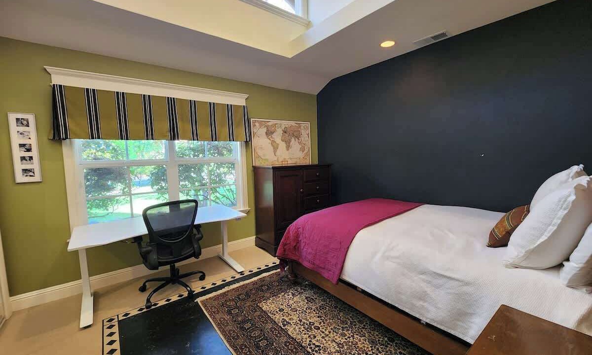 Photo of Bedroom in Monterey Ter