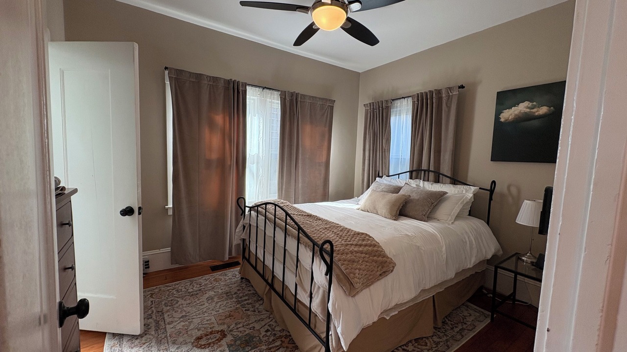 Photo of Bedroom in Point Richmond