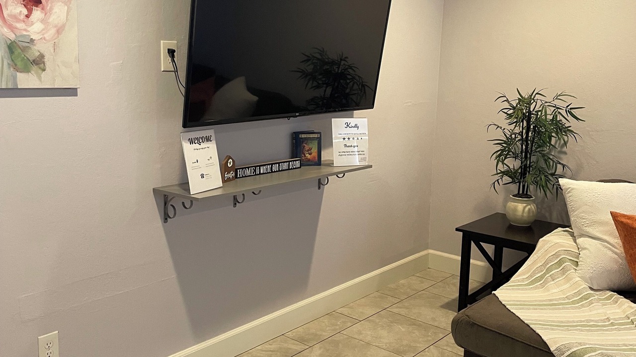 Photo of Livingroom in Southwestern Sacramento