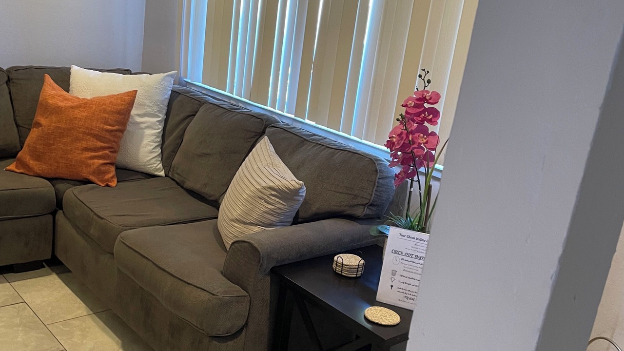 Photo of Livingroom in Southwestern Sacramento