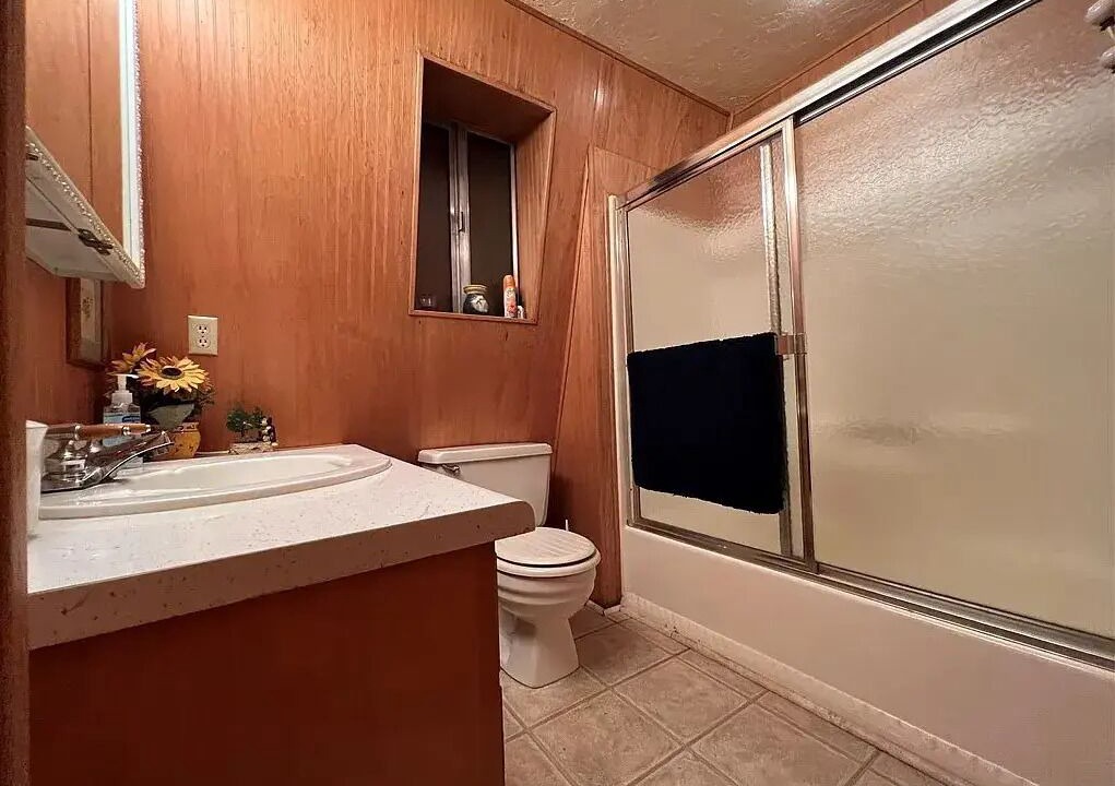 Photo of Bathroom in Mariposa