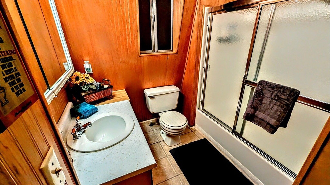 Photo of Bathroom in Mariposa