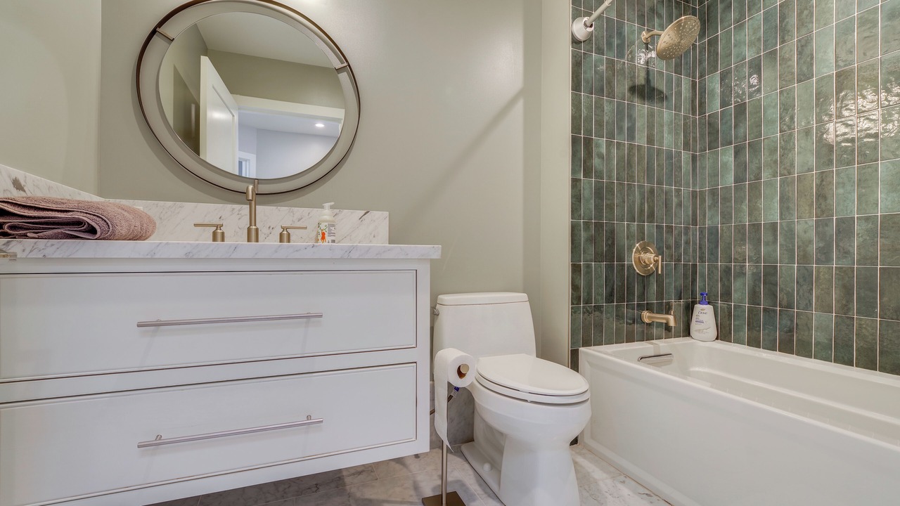Photo of Bathroom in Outer Sunset
