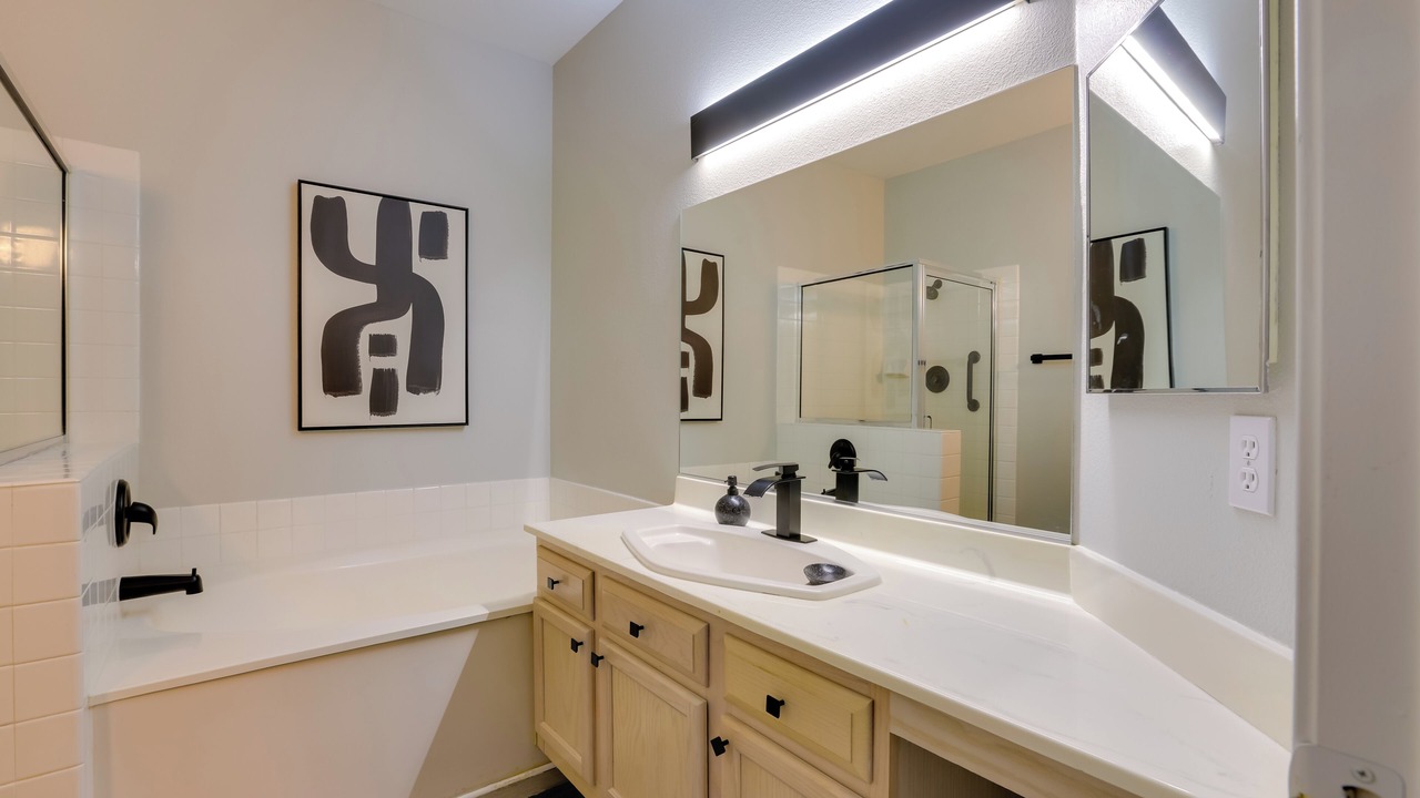 Photo of Bathroom in Canyon Gate