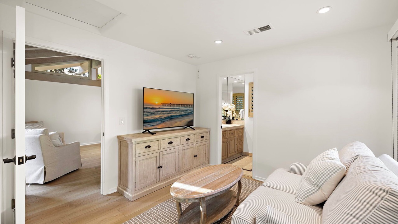 Photo of Livingroom in North Tustin