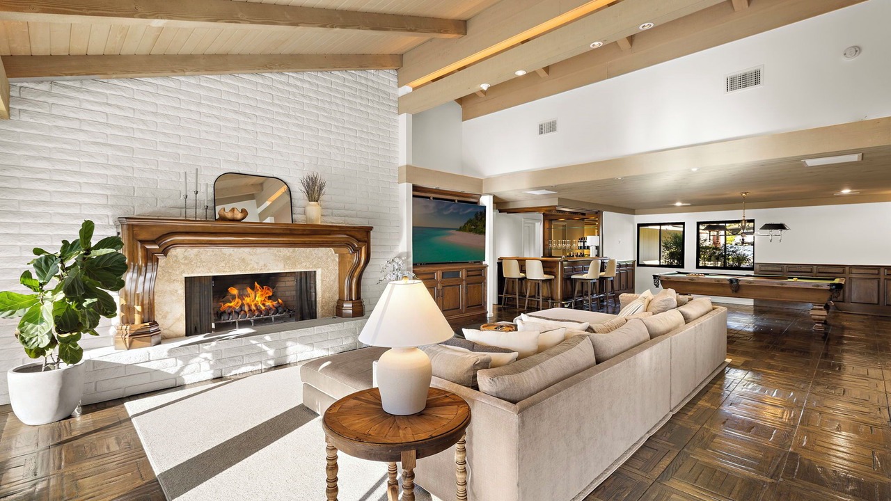 Photo of Livingroom in North Tustin