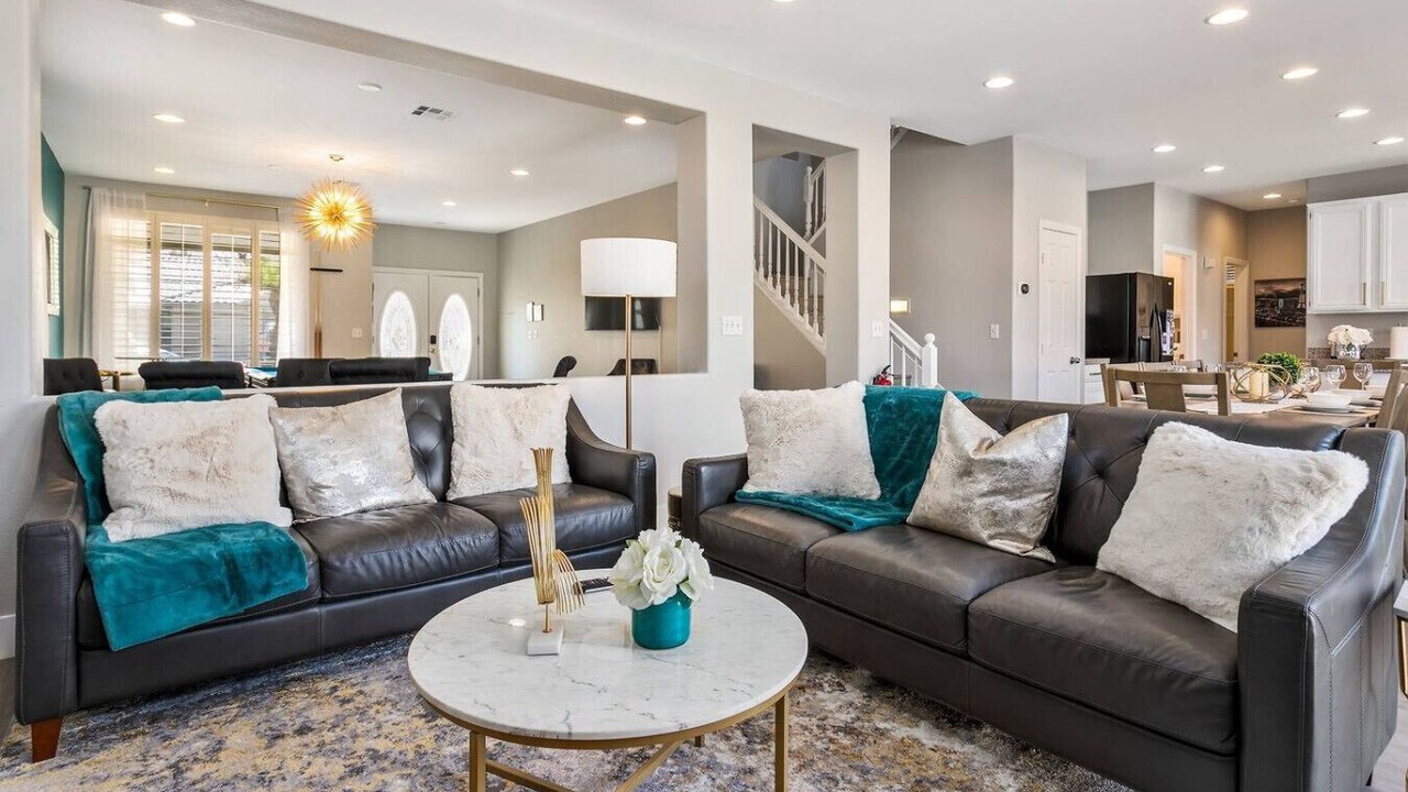 Photo of Livingroom in MacDonald Ranch