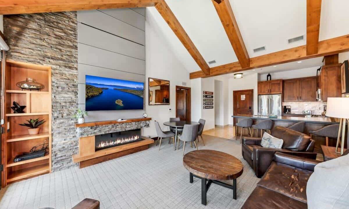 Photo of Livingroom in Lakeside Park