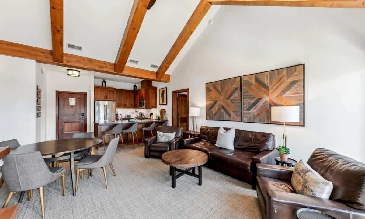 Photo of Livingroom in Lakeside Park