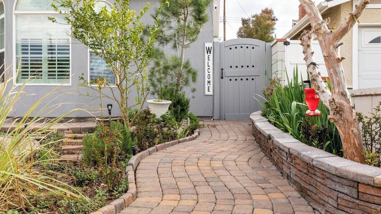Photo of Outdoor in Orange