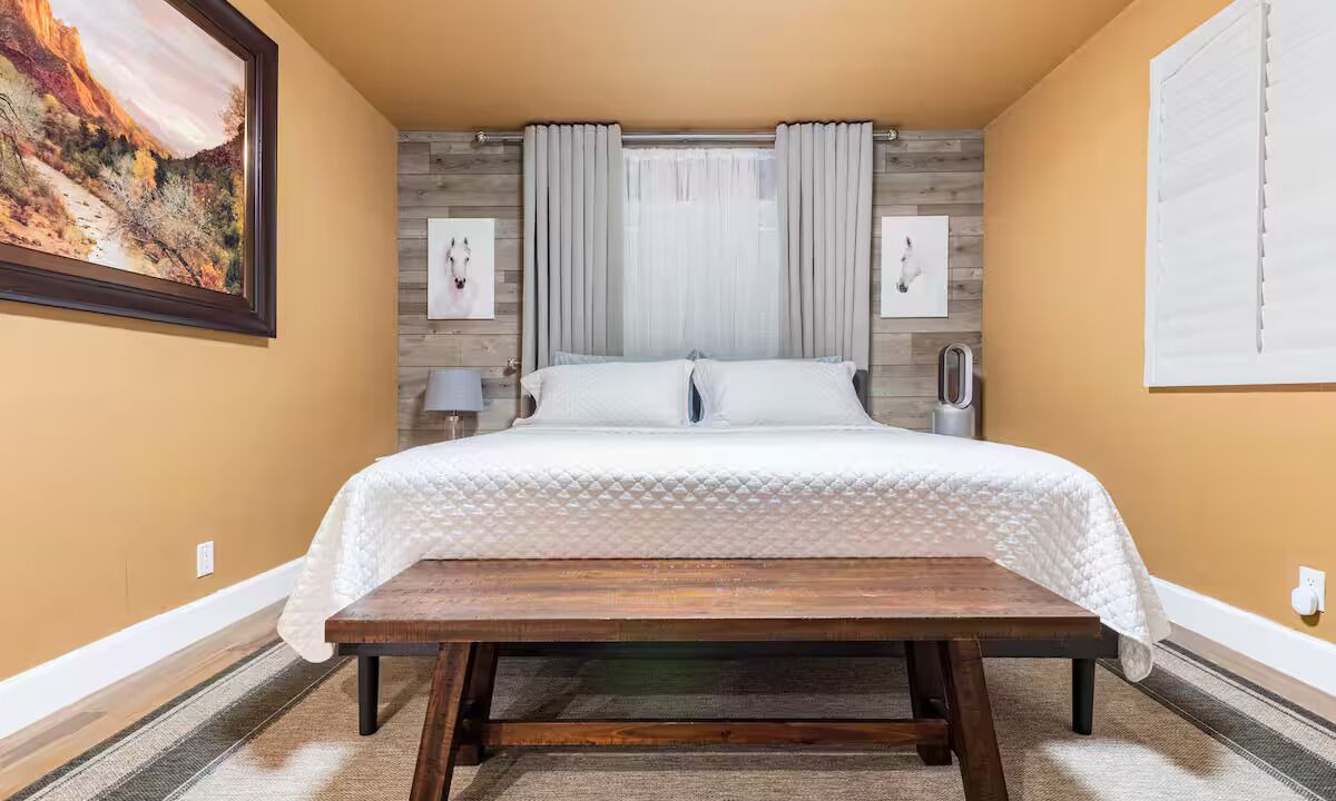 Photo of Bedroom in Orange