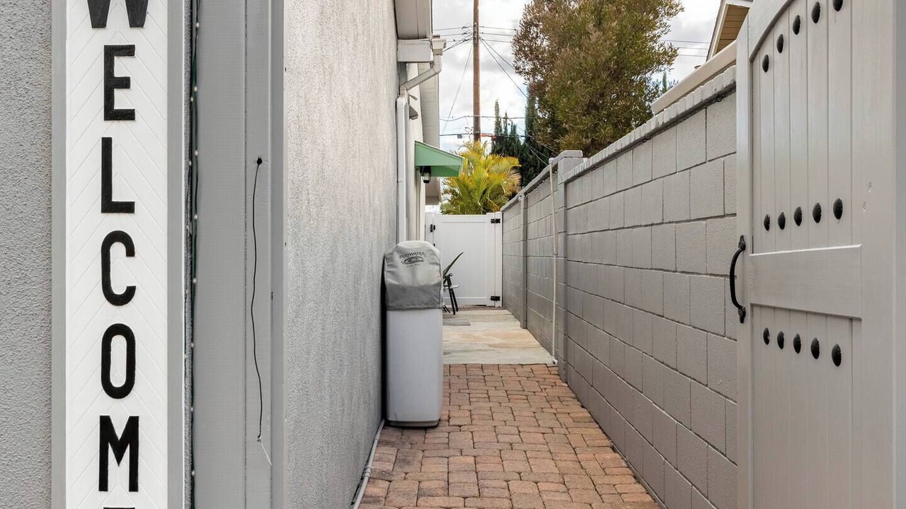 Photo of Outdoor in Orange