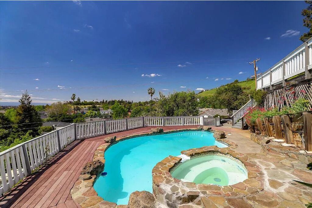 Photo of Outdoor in East Foothills