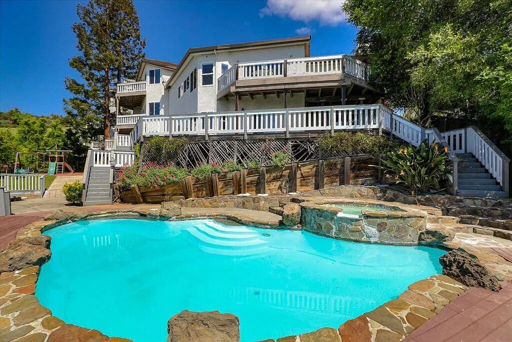 Photo of Outdoor in East Foothills