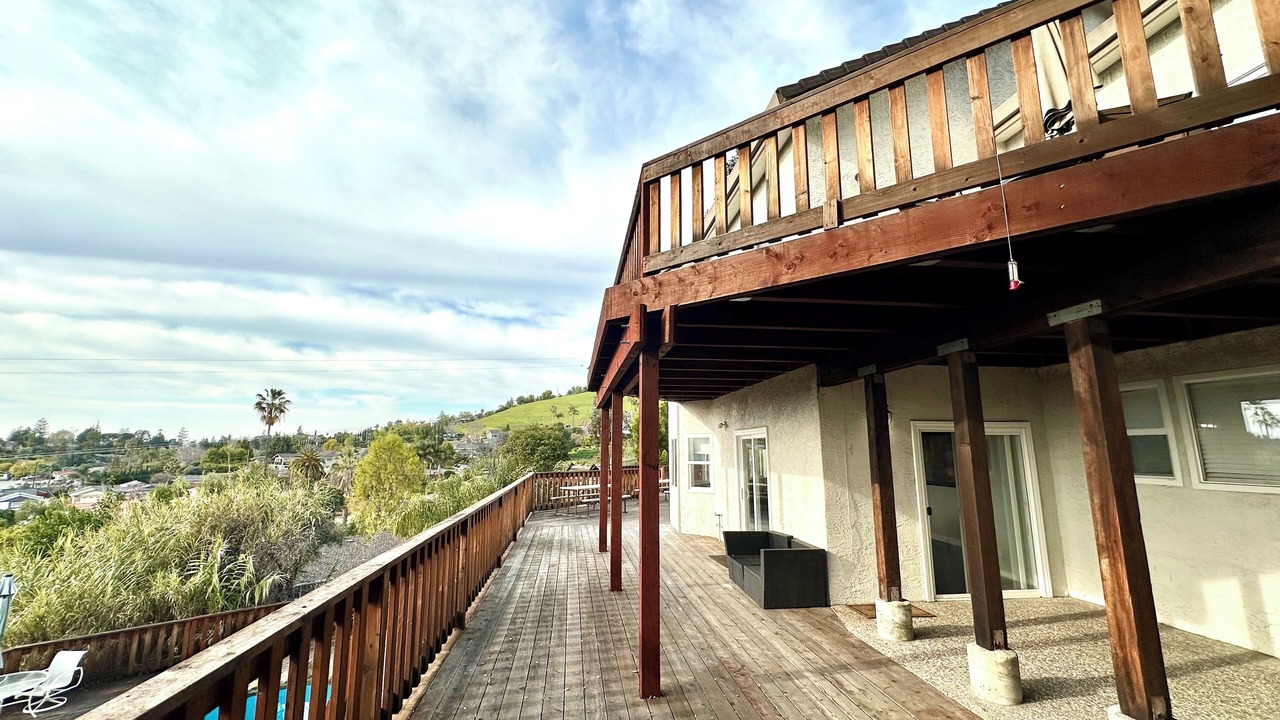 Photo of Patio Balcony in East Foothills