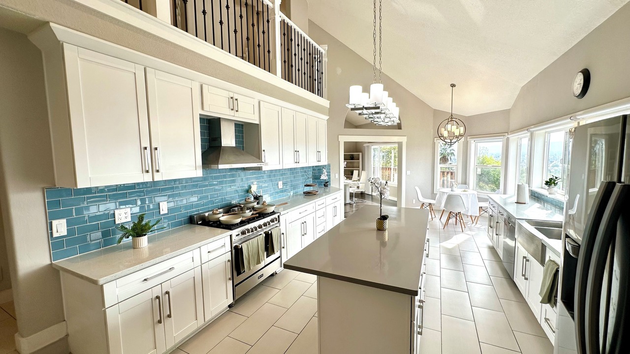 Photo of Kitchen in East Foothills