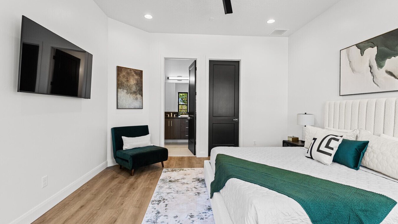 Photo of Bedroom in Hurricane